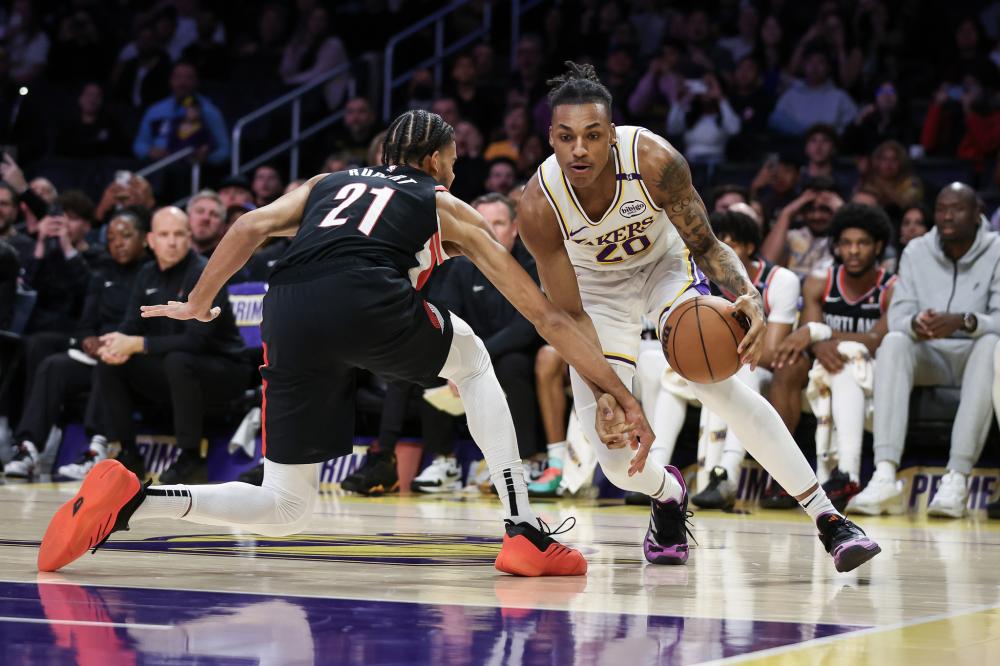 保持冷静的 保持冷静的